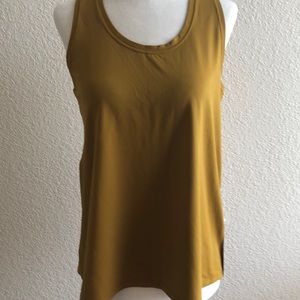 Lululemon Essential Tank Train (Size 6) NWT